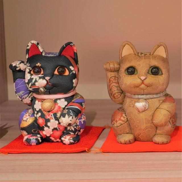 【招き猫】正絹緞子 (特大) | 江戸木目込み | 柿沼人形 - Image 5