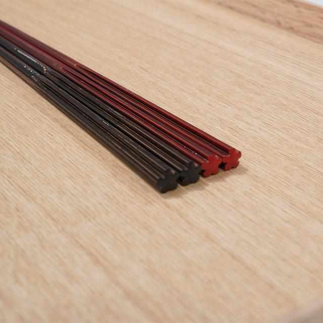 【箸】モダン hanataba urushi 黒 | 若狭の塗箸 | 箸蔵まつかん - Image 8