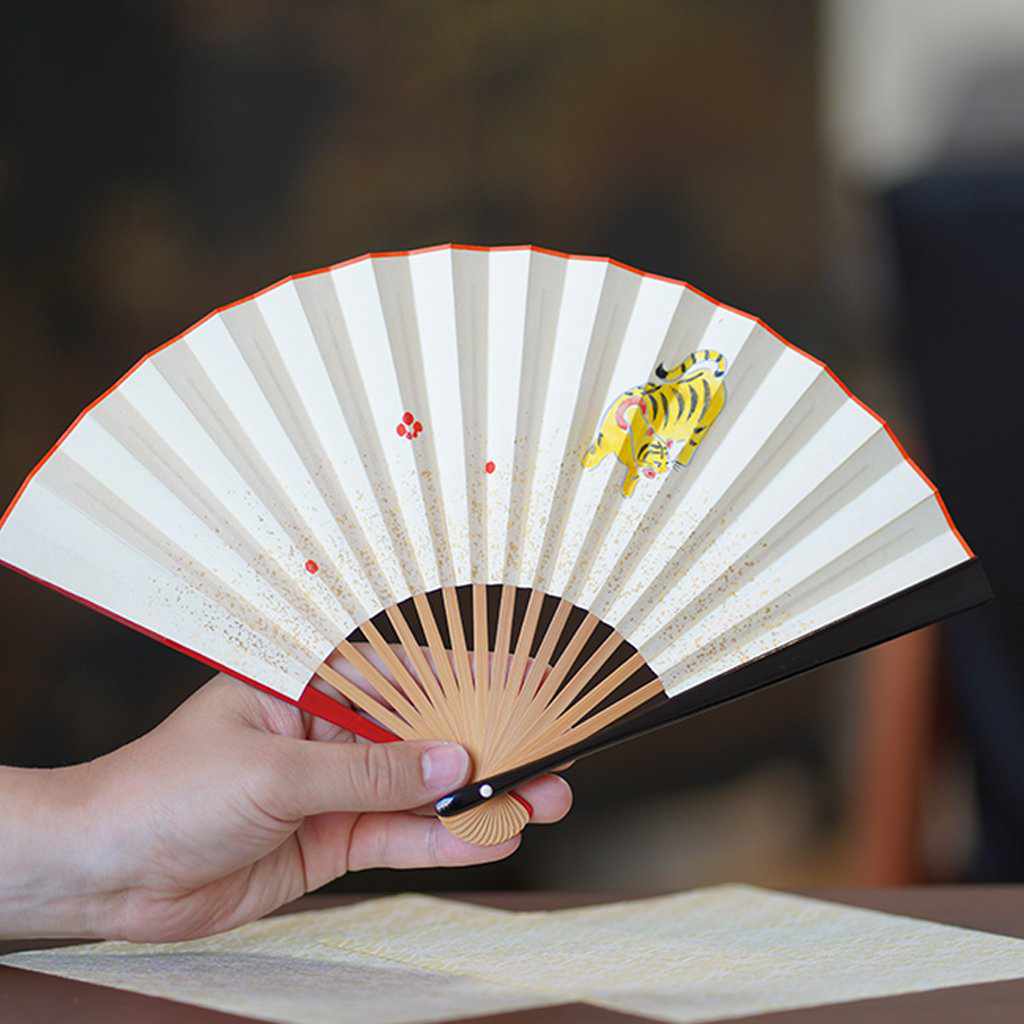 【扇子】女持 干支扇子 虎 黒塗天紅 | 江戸扇子|雲錦堂 深津扇子店 - Image 8