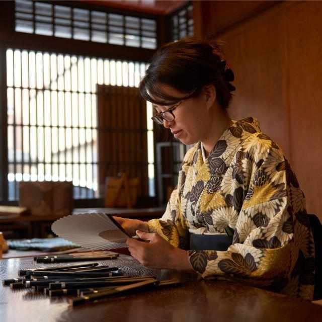 【扇子】色は匂へと 香りの扇 うつし香 月かげ×白檀香 (男女兼用) | 京扇子 | 大西常商店(名入れ受付停止中) - Image 5