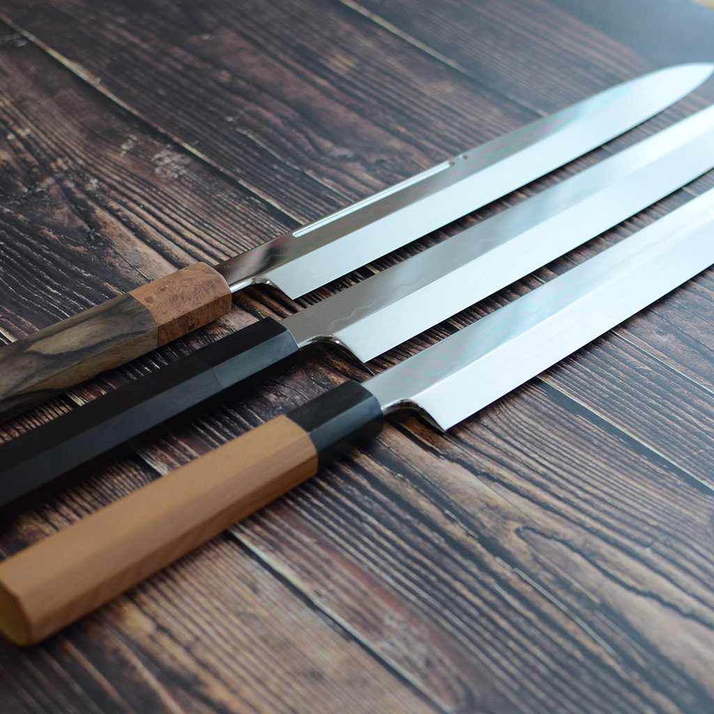【柳刃包丁】300mm 白二鋼水焼本焼 鏡面波浮かし/樋入り 千本黒柿柄鞘仕様 | 堺刃物 | 郷右馬允義弘 - Image 23