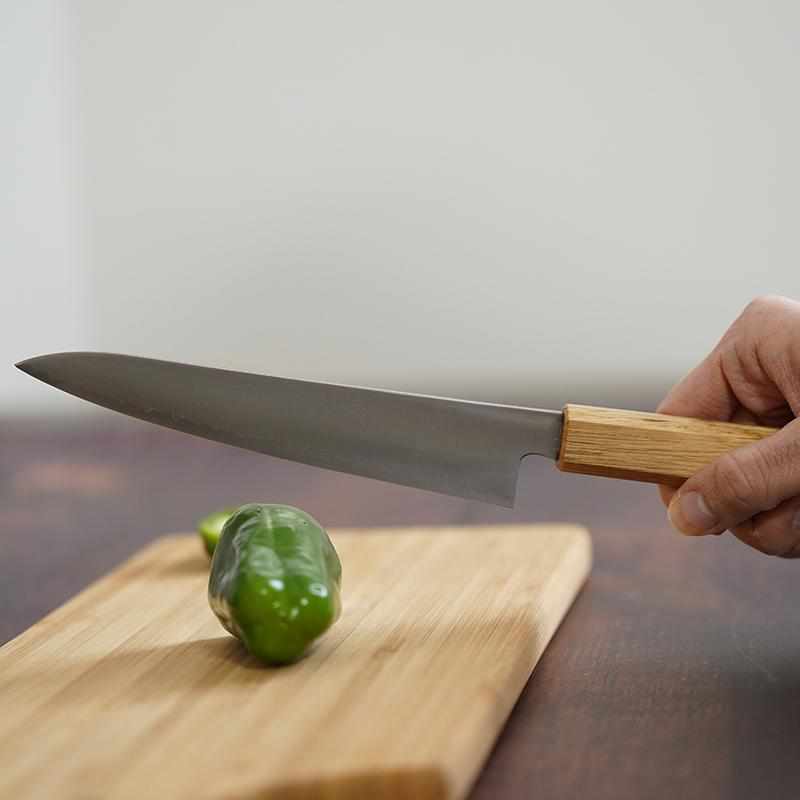 【ペティナイフ】粉末ハイス鋼スーパーゴールド(SG2) (両刃) 樫八角柄 150mm|BECOSオリジナル | 関の刃物|一刀斎虎徹 - Image 5