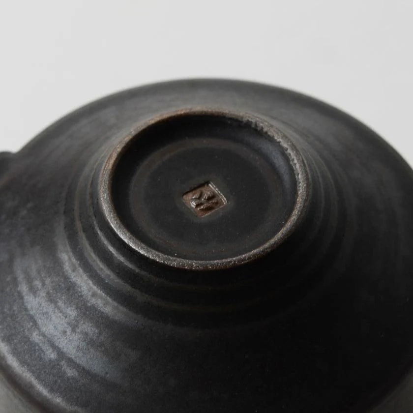 【マグカップ2個セット】Mat  (角) 黒 & 白 | 京焼・清水焼 | fuuu - Image 11